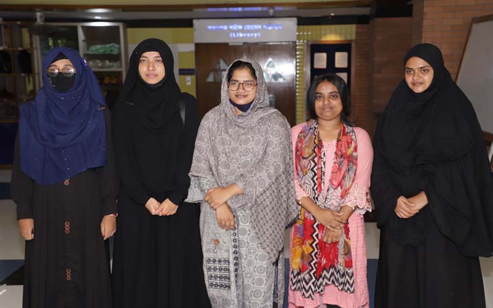 আদ্-দ্বীন উইমেন্স মেডিকেল কলেজে পাঁচ অসচ্ছল মেধাবী ছাত্রীর ডাক্তারি পড়ার সুযোগ